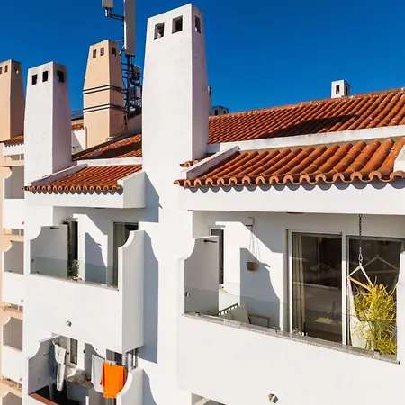 Montechoro Sea View 3 Bedroom 800m From The Strip Apartment