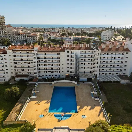 Montechoro Sea View 3 Bedroom 800m From The Strip Apartment *