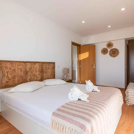 Montechoro Sea View 3 Bedroom 800m From The Strip