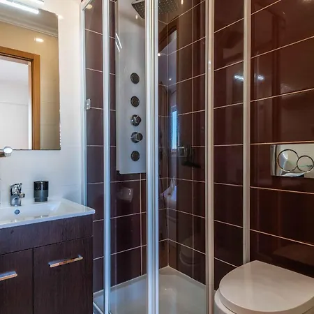Montechoro Sea View 3 Bedroom 800m From The Strip *